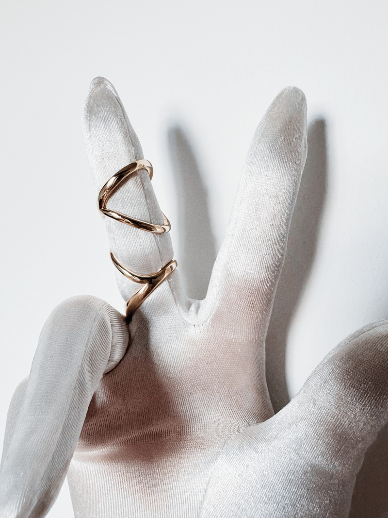 Bolero T Ring w/ Morganite